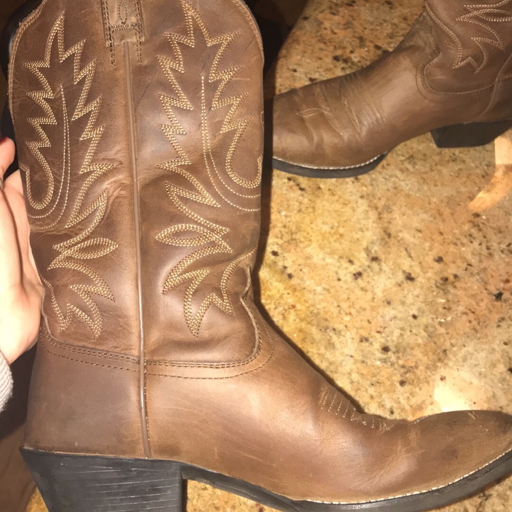 Ariat cowboy boots